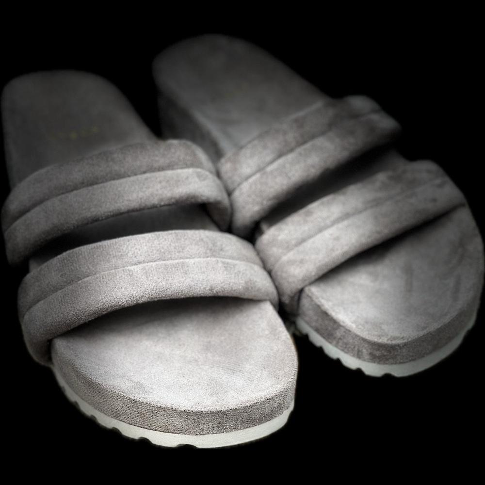 Varley Gray Suede Texture